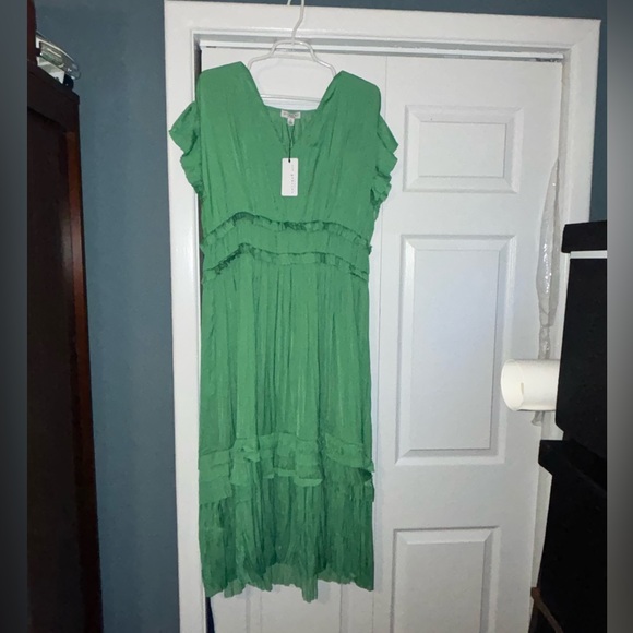 Current Air Dresses & Skirts - Current Air Emerald Pleated Dress